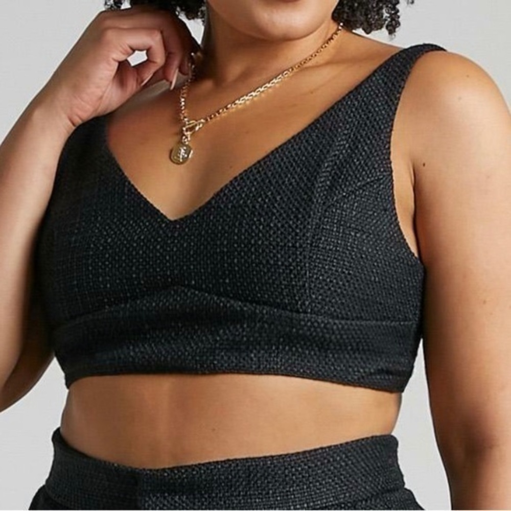 🅽🅴🆆 𝐒𝐡𝐨𝐰𝐩𝐨. Adelaide soft tweed crop tank top in black, size 10